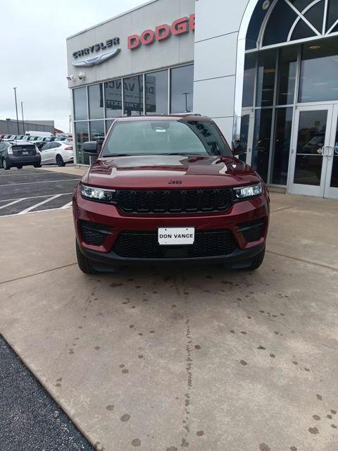 new 2025 Jeep Grand Cherokee car, priced at $40,999
