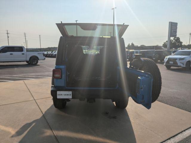 new 2025 Jeep Wrangler car, priced at $42,186