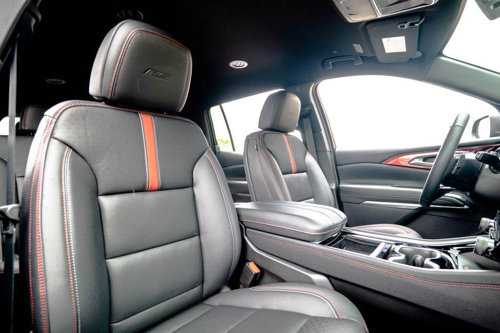 new 2026 Chevrolet Traverse car, priced at $57,258