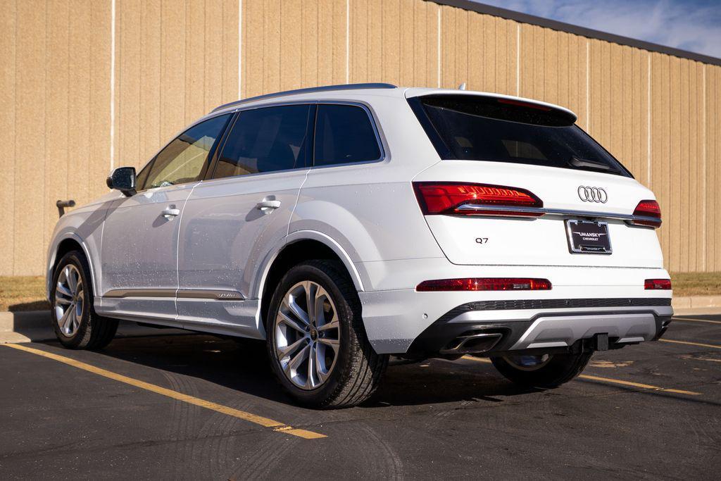 used 2025 Audi Q7 car, priced at $54,998