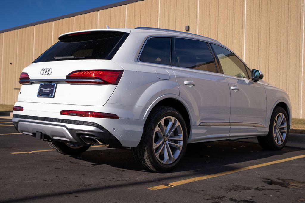used 2025 Audi Q7 car, priced at $54,998