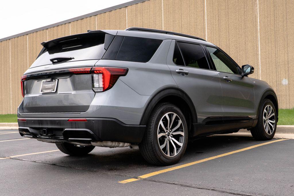 used 2025 Ford Explorer car, priced at $40,046