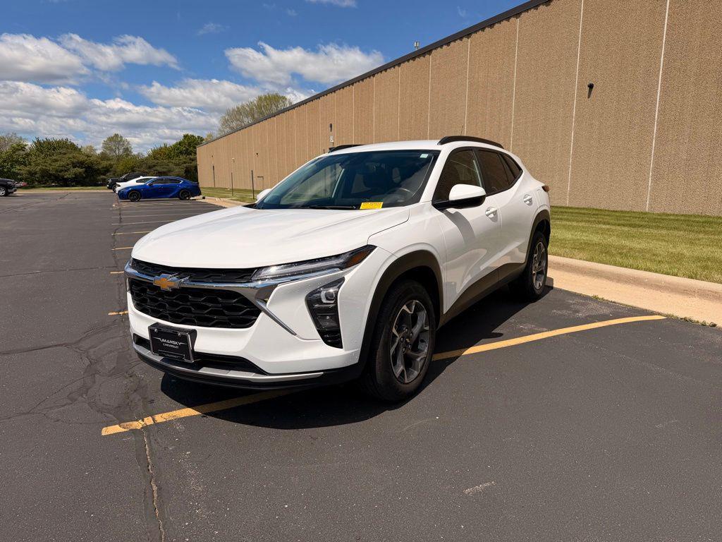 used 2024 Chevrolet Trax car, priced at $20,357
