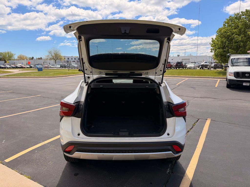 used 2024 Chevrolet Trax car, priced at $20,357