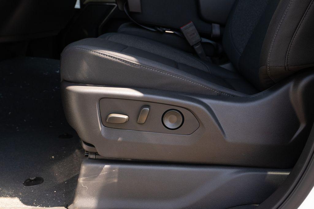 new 2025 Chevrolet Silverado 1500 car, priced at $47,095