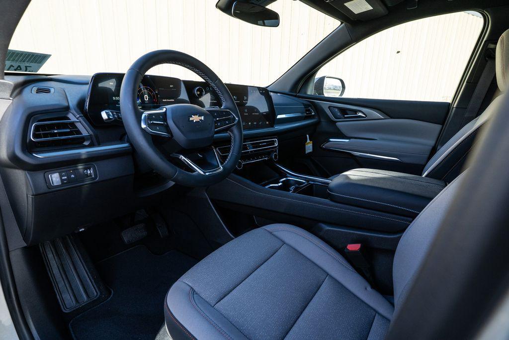 new 2026 Chevrolet Traverse car, priced at $42,894