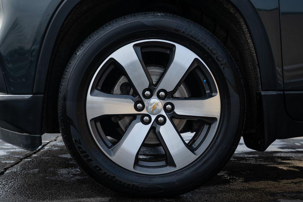 used 2019 Chevrolet Traverse car, priced at $17,398