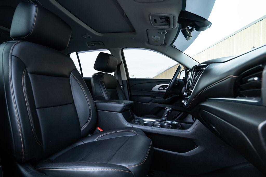 used 2019 Chevrolet Traverse car, priced at $17,398