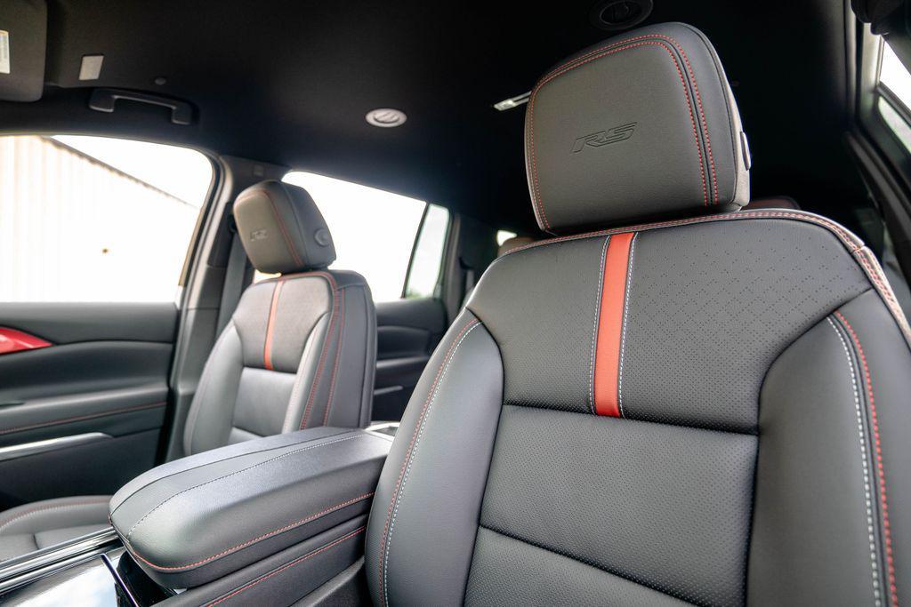 new 2026 Chevrolet Traverse car, priced at $57,652