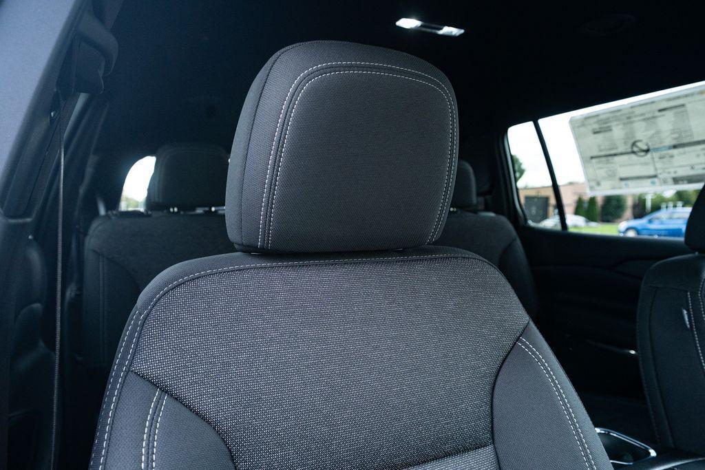 new 2026 Chevrolet Traverse car, priced at $41,605