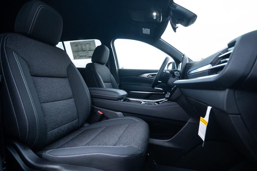 new 2026 Chevrolet Traverse car, priced at $41,605