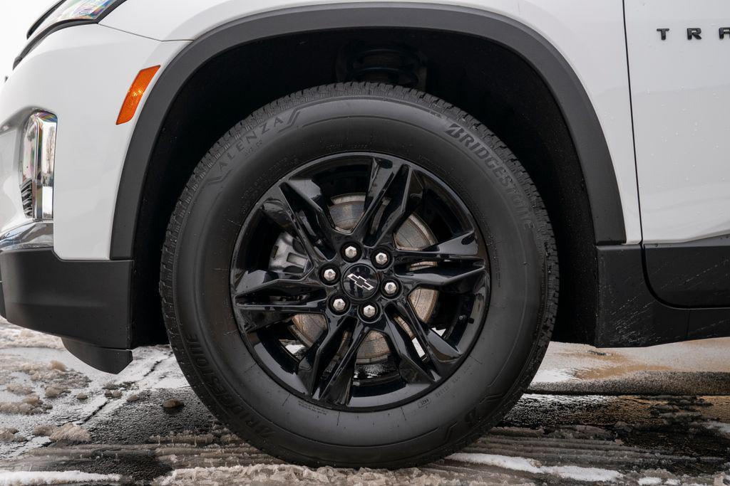used 2022 Chevrolet Traverse car, priced at $25,998