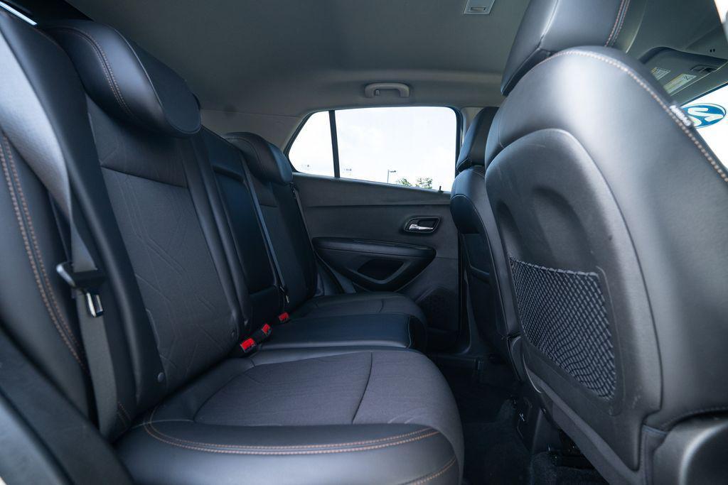 2020 Summit White Chevrolet Trax