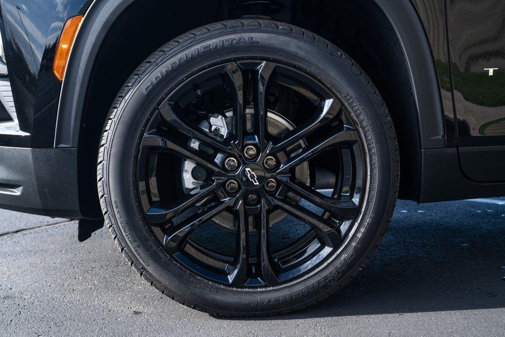 new 2026 Chevrolet Traverse car, priced at $42,894