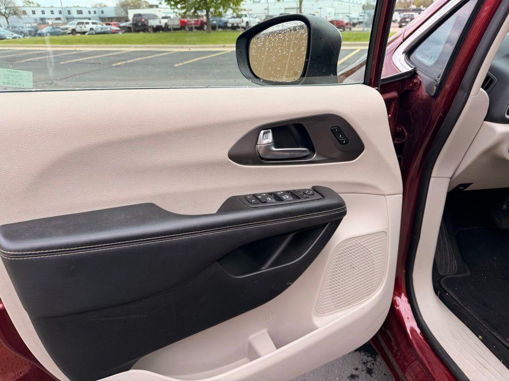 used 2023 Chrysler Pacifica car, priced at $24,097