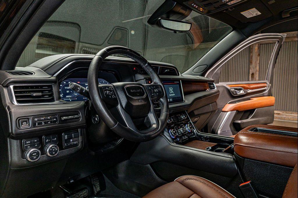 used 2023 GMC Yukon car, priced at $88,934