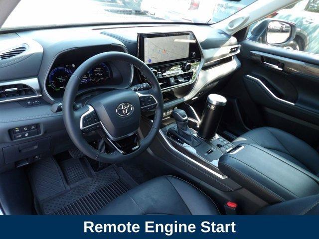 used 2025 Toyota Highlander Hybrid car, priced at $54,576