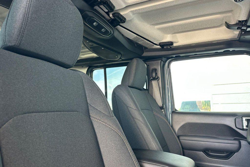 new 2026 Jeep Wrangler car, priced at $45,751