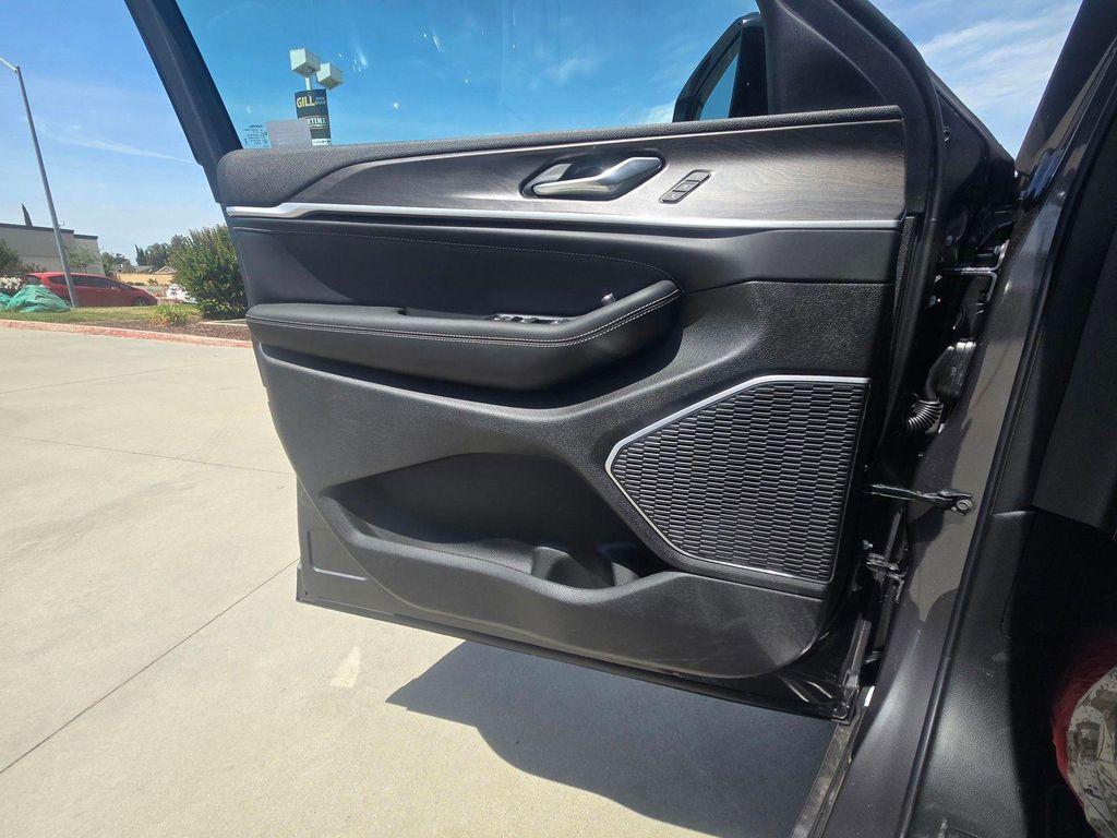 new 2026 Jeep Grand Cherokee L car, priced at $48,591