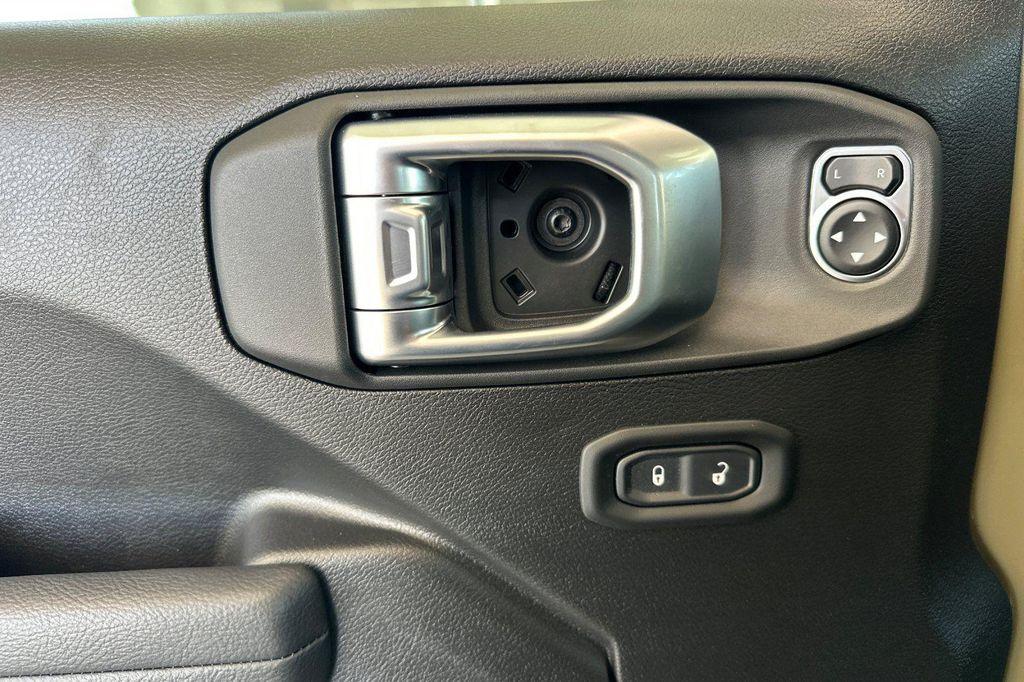 new 2026 Jeep Gladiator car, priced at $41,701