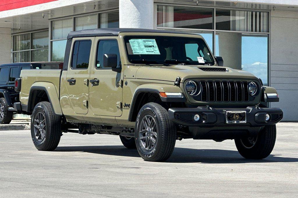 new 2026 Jeep Gladiator car, priced at $41,701