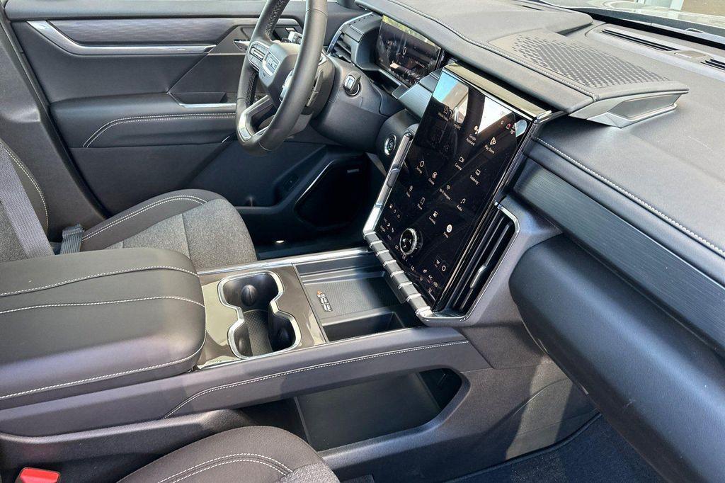 new 2026 GMC Acadia car, priced at $47,686