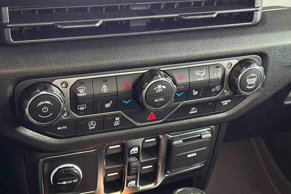 new 2026 Jeep Gladiator car, priced at $43,596
