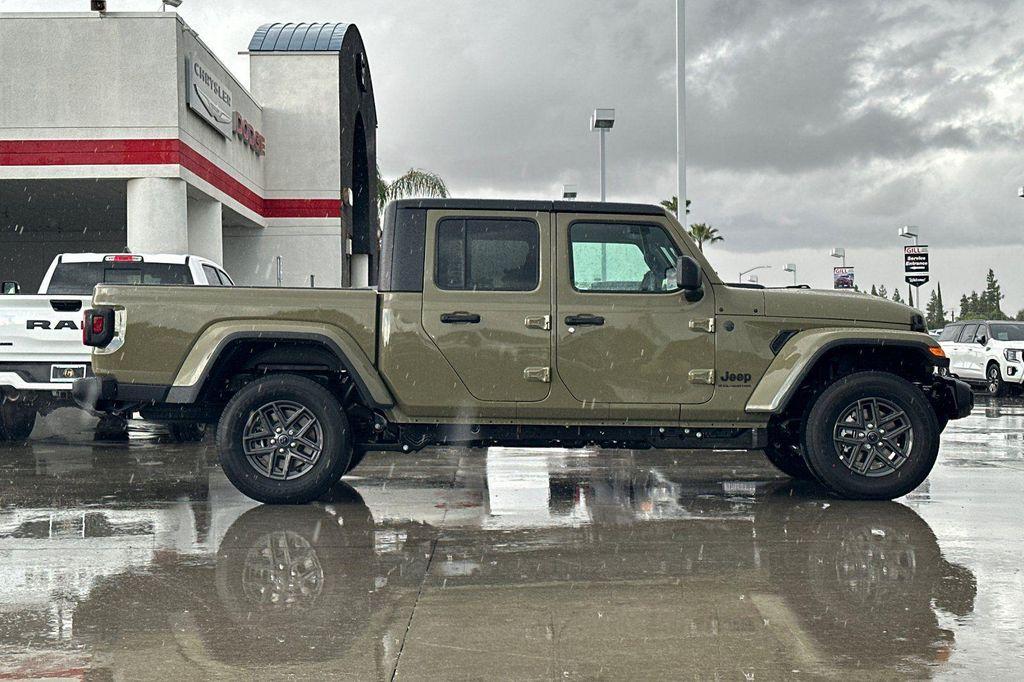 new 2026 Jeep Gladiator car, priced at $43,596