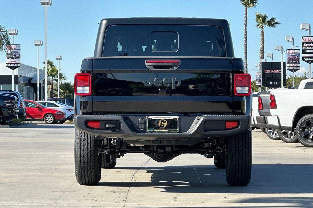 new 2026 Jeep Gladiator car, priced at $43,596