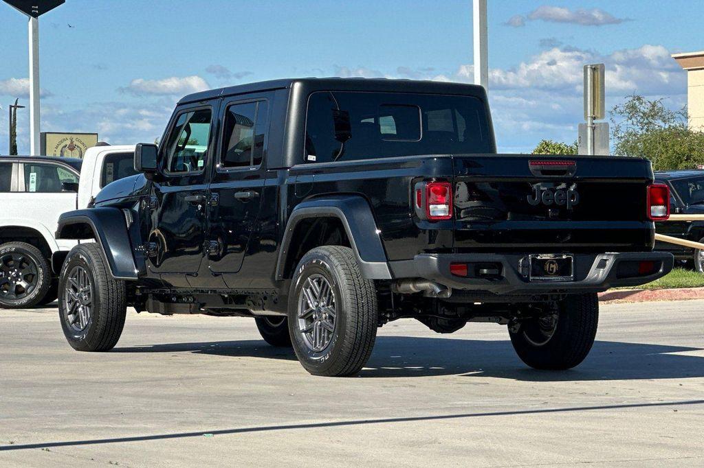 new 2026 Jeep Gladiator car, priced at $43,596