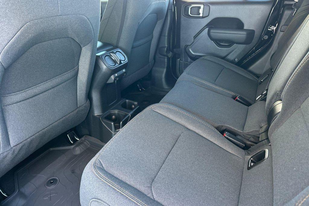 new 2026 Jeep Gladiator car, priced at $43,596
