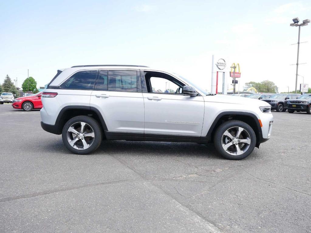new 2026 Jeep Grand Cherokee car, priced at $44,334