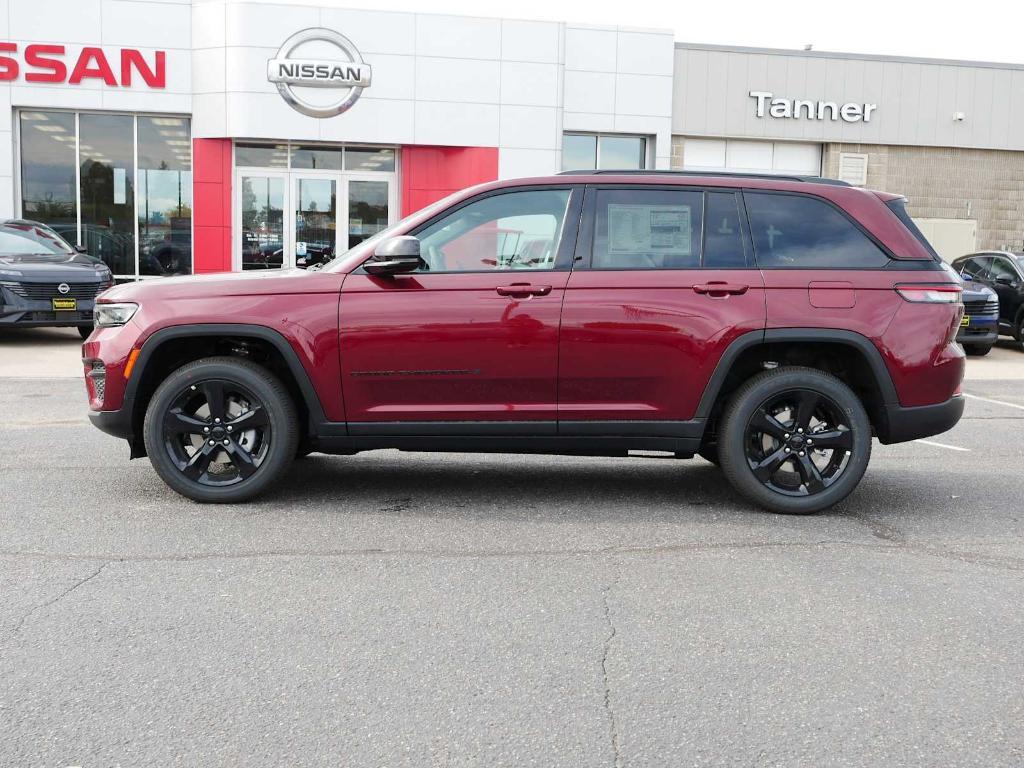 new 2025 Jeep Grand Cherokee car, priced at $47,120