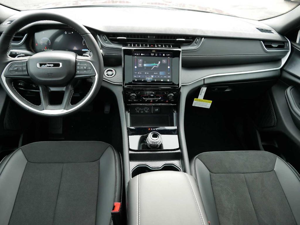 new 2025 Jeep Grand Cherokee car, priced at $47,120