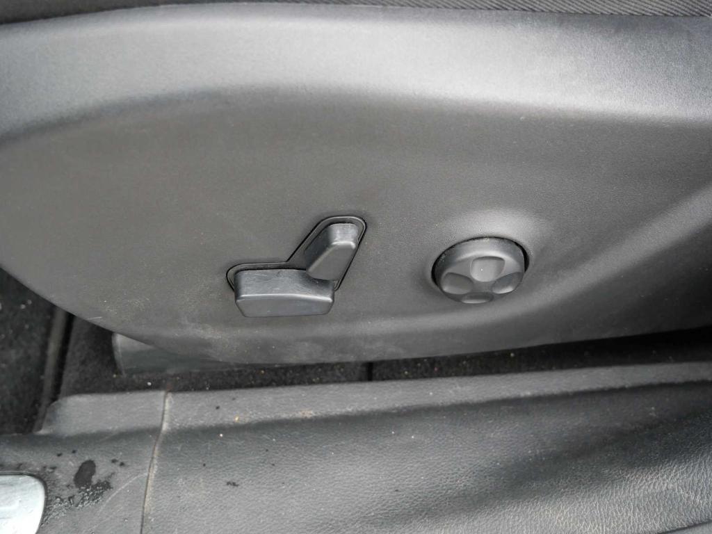 used 2021 Jeep Cherokee car, priced at $19,556