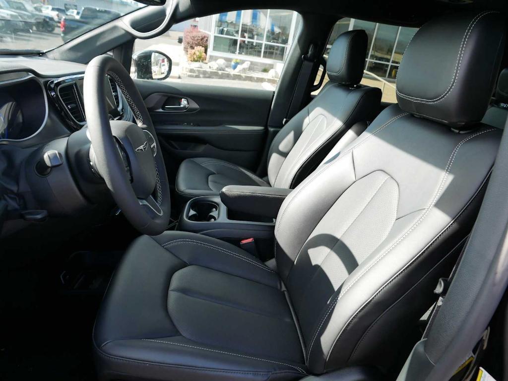 new 2026 Chrysler Pacifica car, priced at $43,500