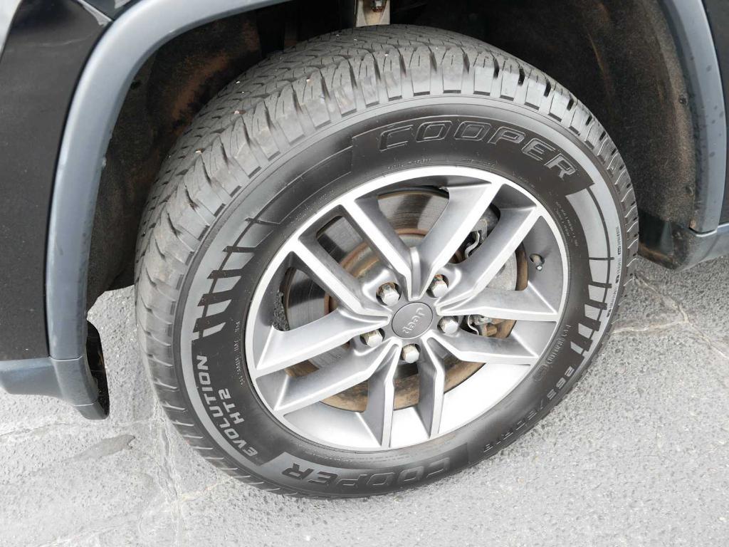 used 2021 Jeep Grand Cherokee car, priced at $21,777