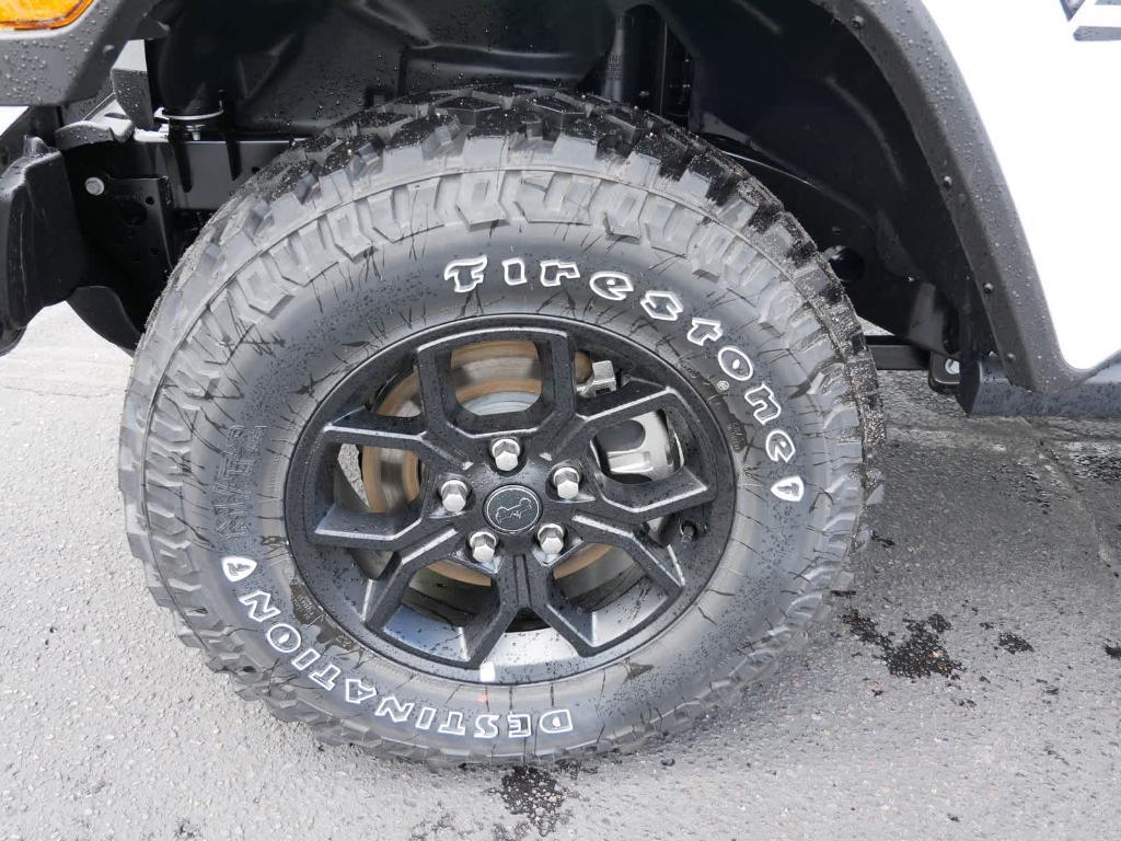 new 2024 Jeep Gladiator car, priced at $46,680