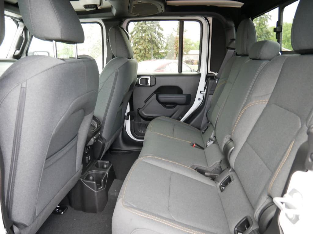 new 2024 Jeep Gladiator car, priced at $46,680