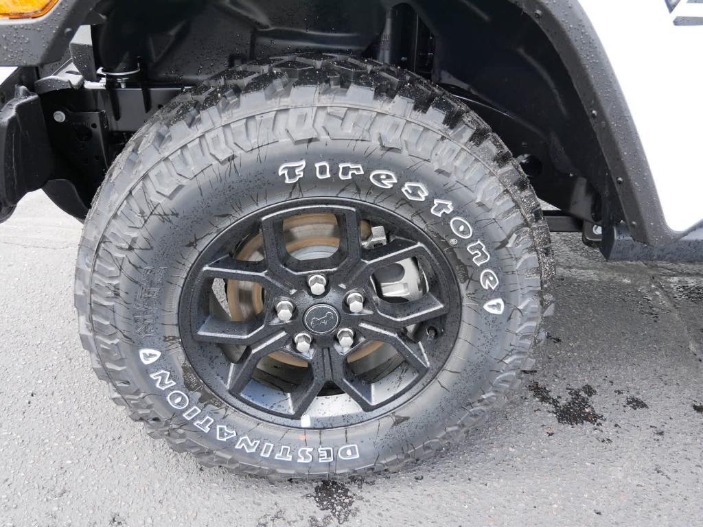 new 2024 Jeep Gladiator car, priced at $46,680