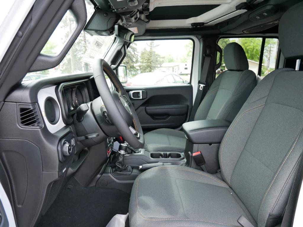 new 2024 Jeep Gladiator car, priced at $46,680