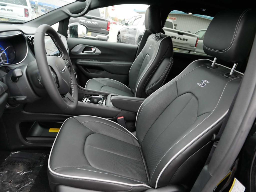 new 2026 Chrysler Pacifica car, priced at $48,472
