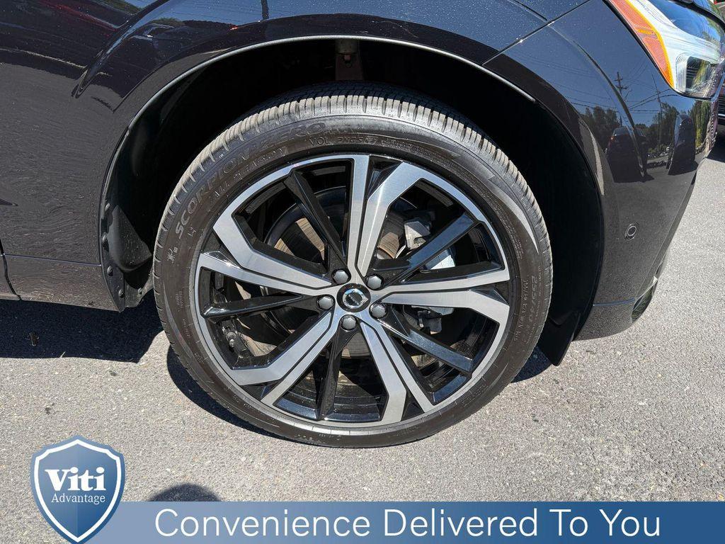 2024 Onyx Black Volvo XC60 Recharge Plug-In Hybrid