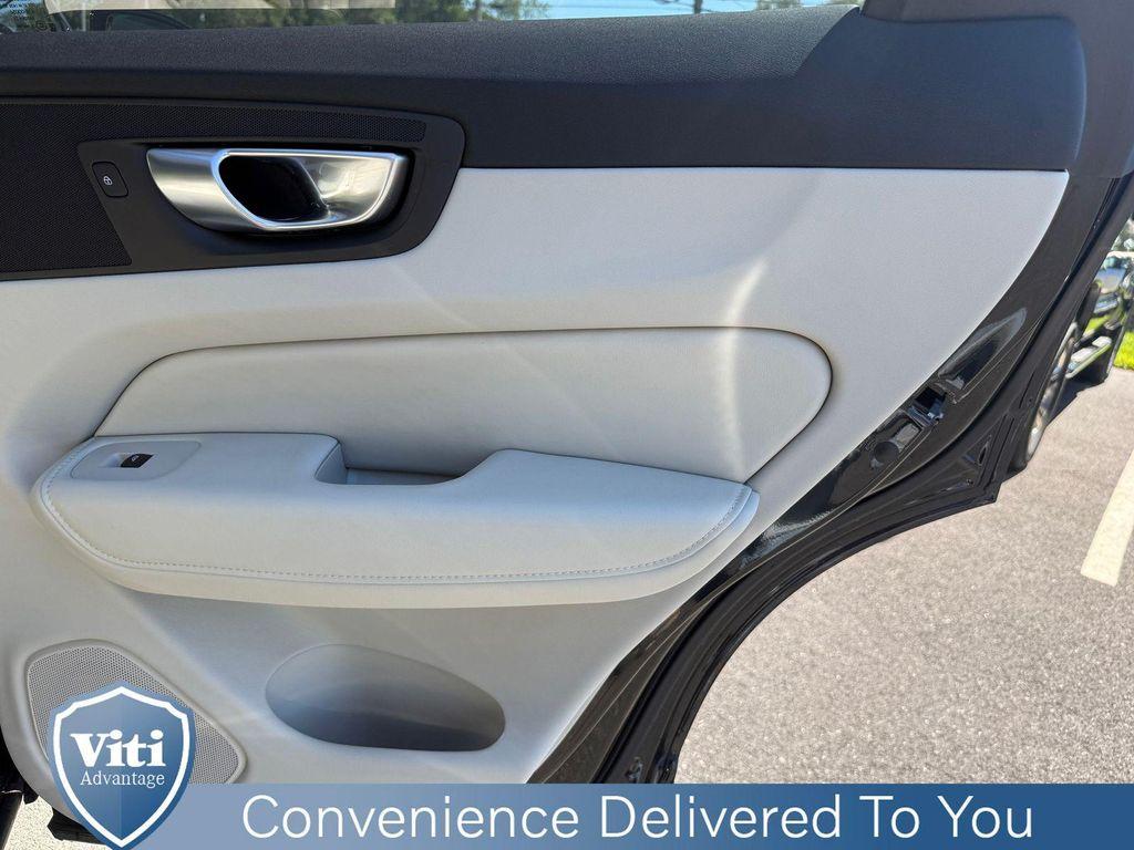 2024 Onyx Black Volvo XC60 Recharge Plug-In Hybrid