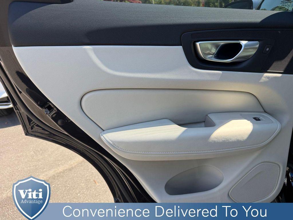 2024 Onyx Black Volvo XC60 Recharge Plug-In Hybrid