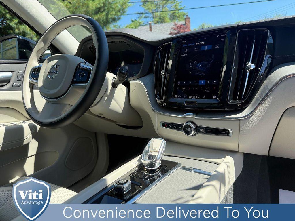 2024 Onyx Black Volvo XC60 Recharge Plug-In Hybrid