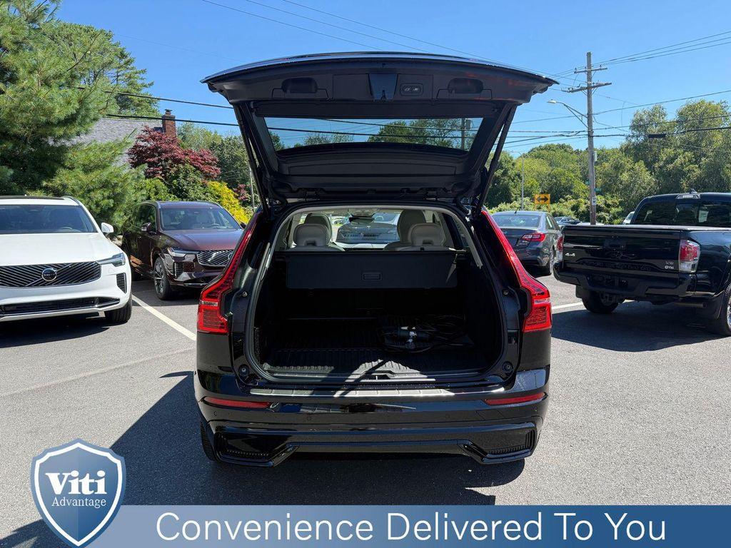 2024 Onyx Black Volvo XC60 Recharge Plug-In Hybrid