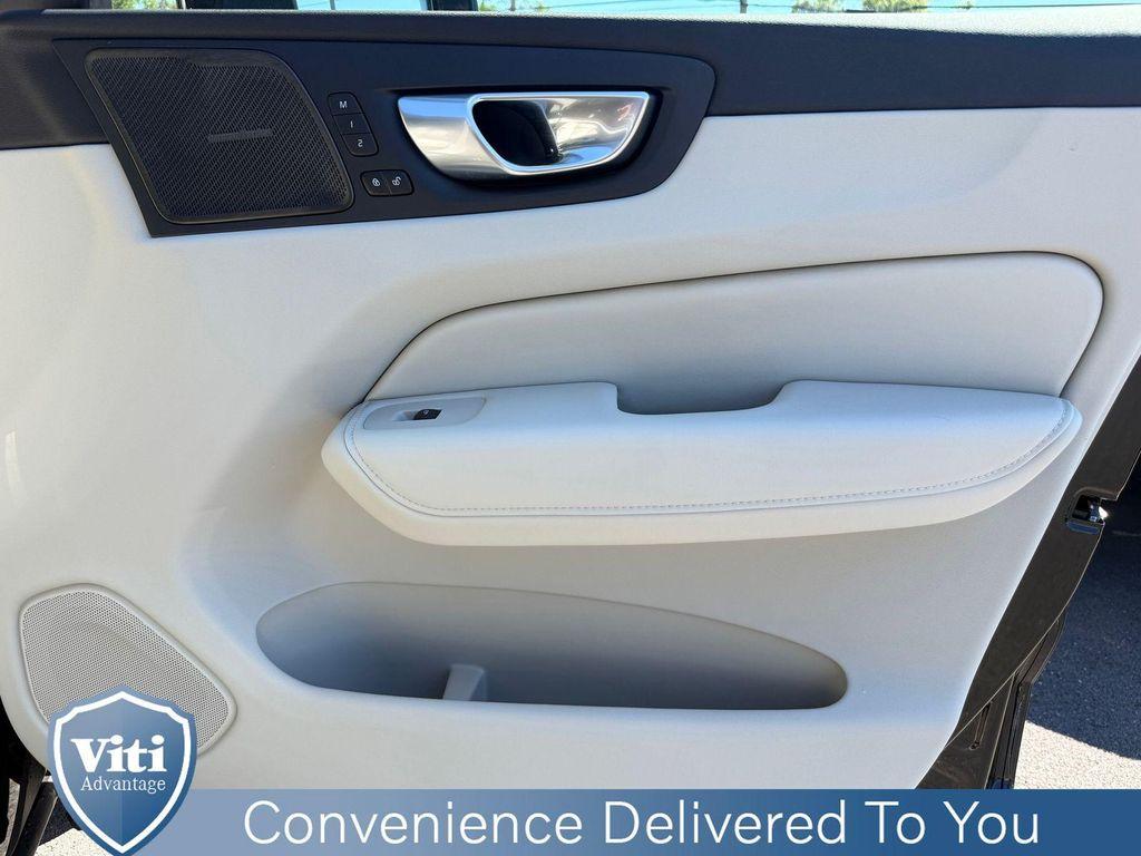 2024 Onyx Black Volvo XC60 Recharge Plug-In Hybrid