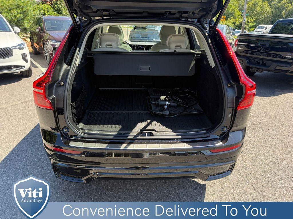 2024 Onyx Black Volvo XC60 Recharge Plug-In Hybrid