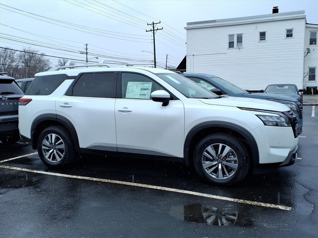 new 2025 Nissan Pathfinder car, priced at $48,693